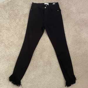 Frame black Le high skinny with fray ankle 28